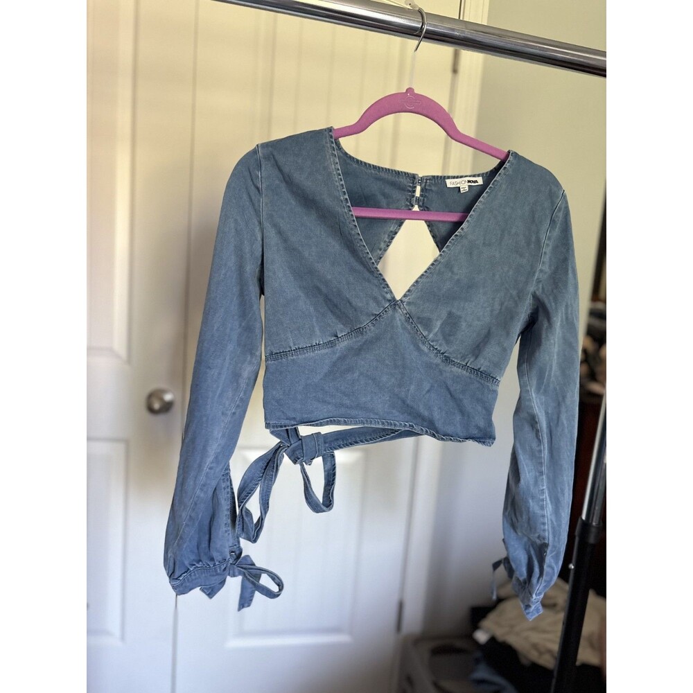 Fashion Nova Denim Look Crop Top Womens Medium Open Back Tie Back Cutout Sleeve
